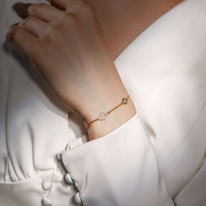 [Regalia jewelry]Gost Shape & Round Shape Necklace