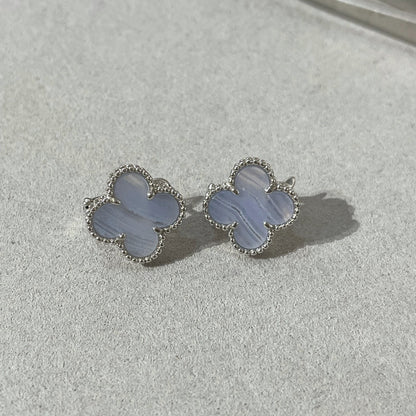[Regalia jewelry]CLOVER CHALCEDONY SILVER STUD EARRINGS