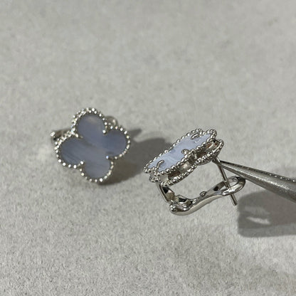[Regalia jewelry]CLOVER CHALCEDONY SILVER STUD EARRINGS