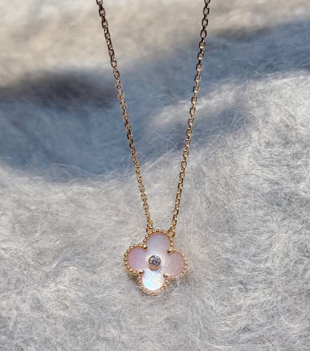 [Regalia Jewelry]2025 CHRISTMAS CLOVER 15MM DIAMOND RHODONITE NECKLACE