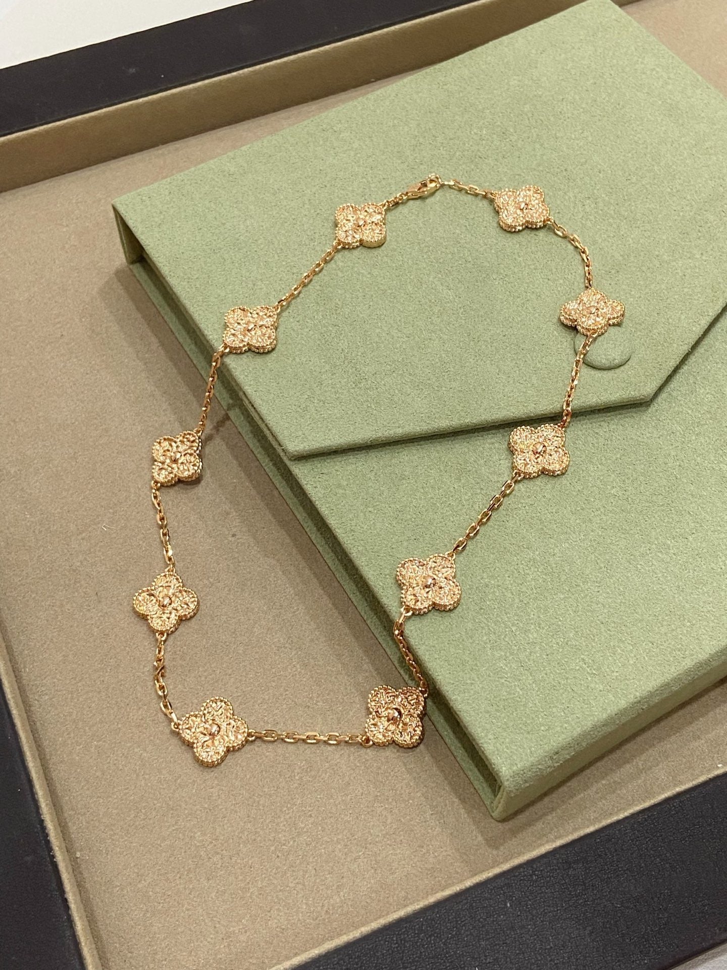 [Regalia jewelry]CLOVERS THE 10-MOTIFS NECKLACE