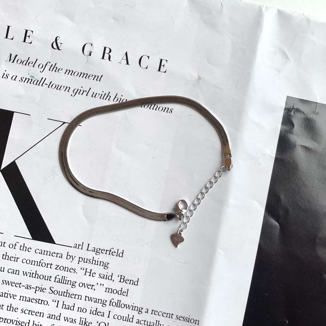 [Regalia jewelry]Flat Snake Bone Chain Blade Necklace