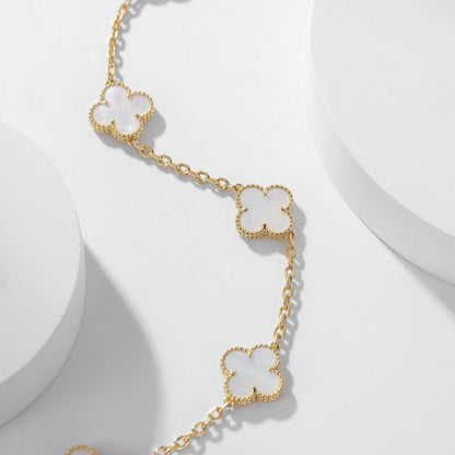 [Regalia jewelry]CLOVERS THE 10-MOTIFS WHITE MOTHER OF PEARL NECKLACE