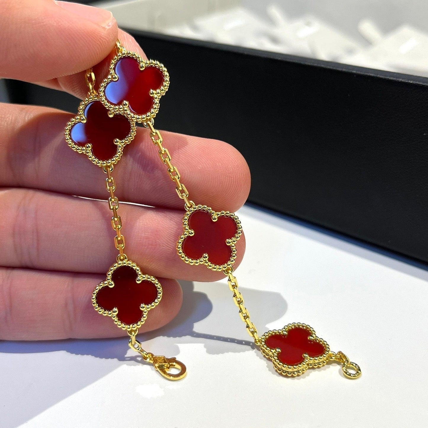 [Regalia jewelry]CLOVER 5 MOTIFS RED AGATE  BRACELET