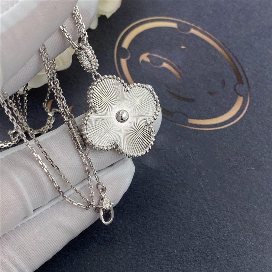 [Regalia jewelry]CLOVER 25MM SILVER BIG CLOVER NECKLACE